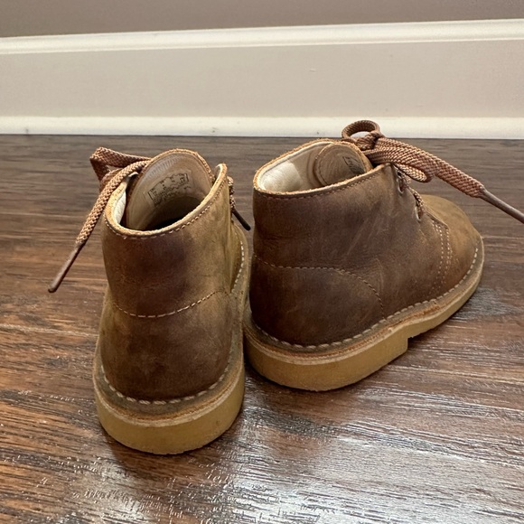 Clarks desert boot toddler size 8 EUC - Picture 2 of 4